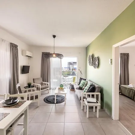 Apartment Somantonia *