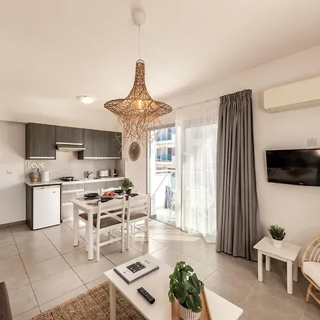 Apartment Somantonia *