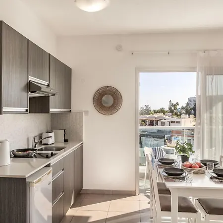 Apartment Somantonia *